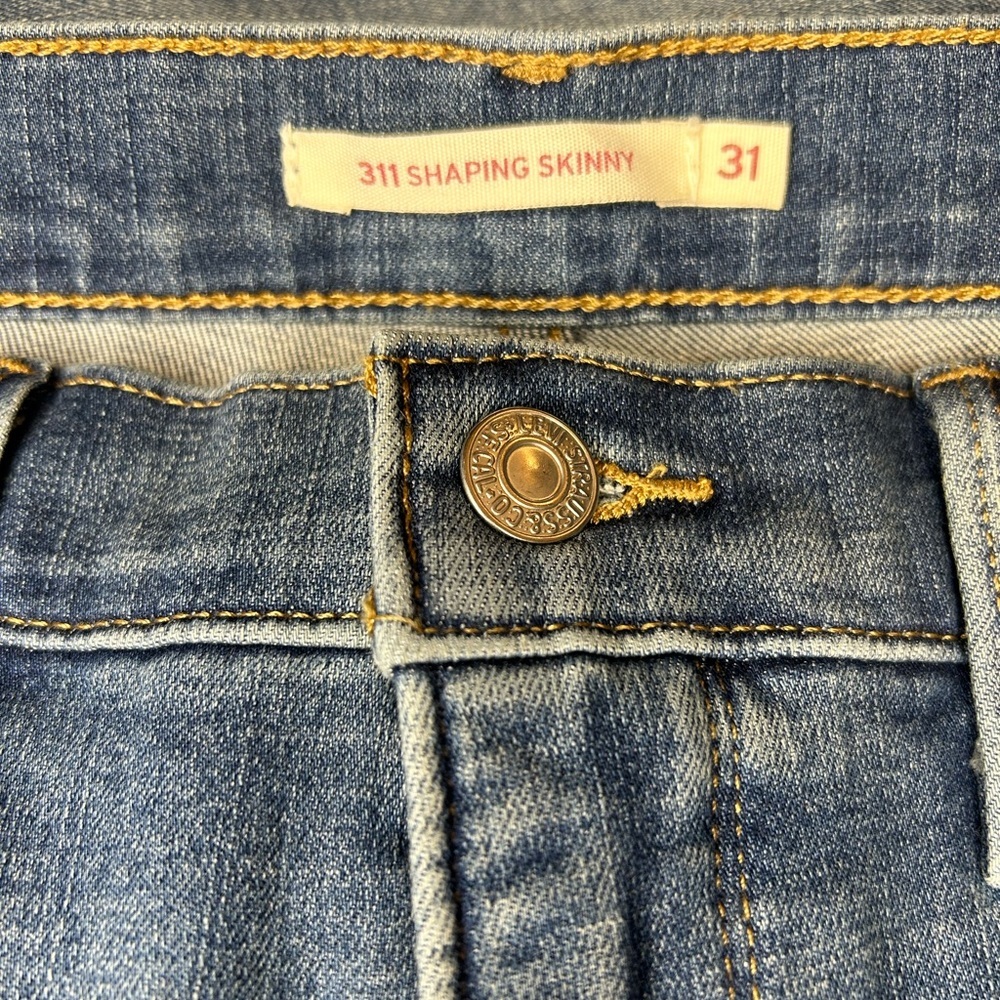 NWT! New Levi Woman’s 311 Shaping Skinny Studded Jean - Picture 9 of 13